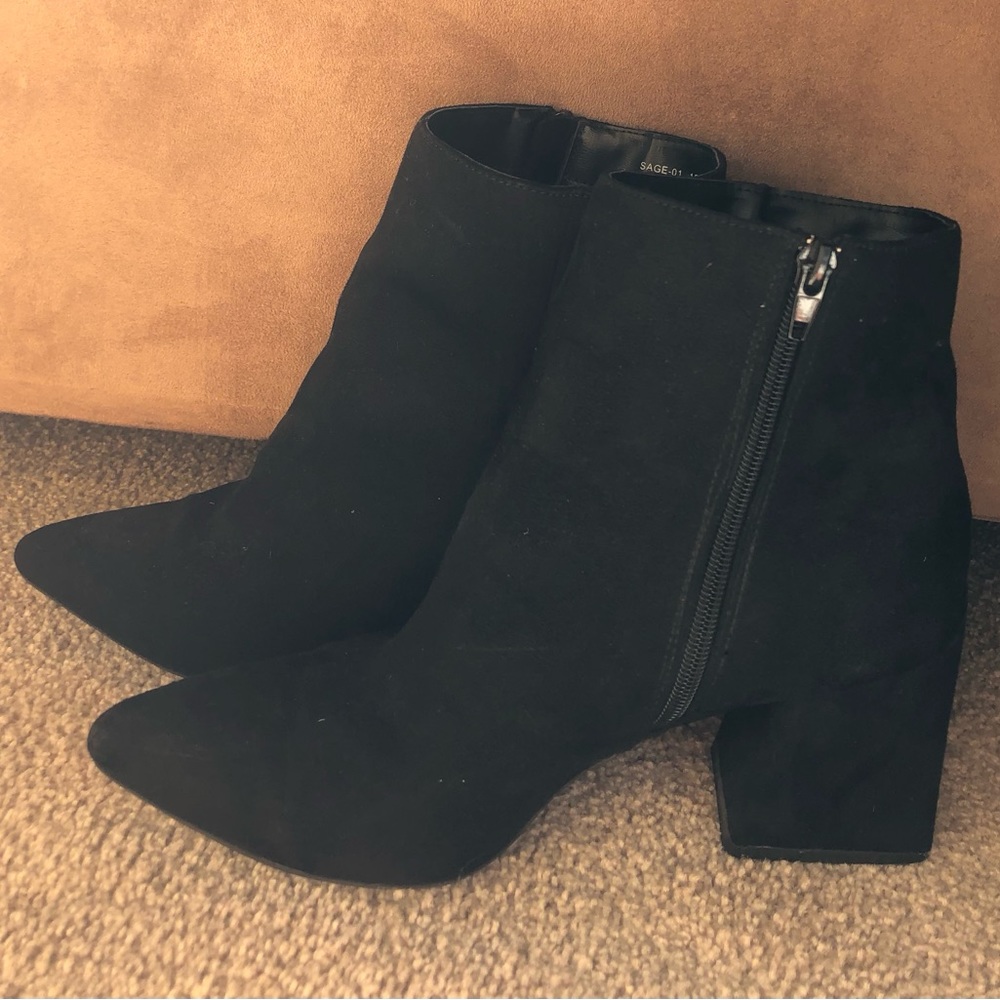 Black heeled boots women’s size 10
